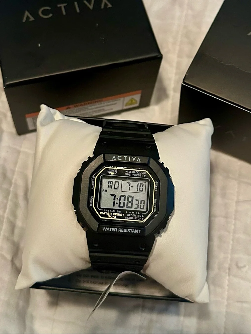 Activa Retro X Invicta Men's Digital Watch - 44.5mm. Black (ACW424-002)